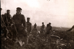 Soldaten der I.R. 117 I.D. 25 während des Ersten Weltkriegs mit dem Aufdruck Aus grosser Zeit