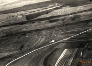 Dokumentation der Luftaufnahme eines feldüberfliegenden Flugzeugs während des Ersten Weltkriegs der I.R. 117 I.D. 25