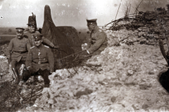 Soldaten der I.R. 117 I.D. während des Ersten Weltkriegs im Fotoalbum Aus grosser Zeit
