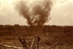 Rotes Fotoalbum mit dem Aufdruck EK 1914 I.R. 149 4. I.D. aus dem Ersten Weltkrieg