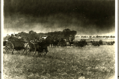 Rotes Fotoalbum mit EK 1914 Aufdruck I.R. 149 4. I.D. aus dem Ersten Weltkrieg