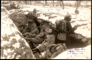 Historisches Fotoalbum mit rotem Einband und EK 1914 von I.R. 149 im Ersten Weltkrieg