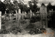 Friedhof mit Grabstätten des Ersten Weltkriegs und EK 1914 Eintragungen der I.R. 149 4. I.D