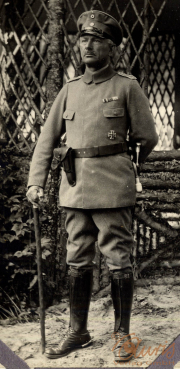 Rotes Fotoalbum mit EK 1914 Aufdruck des I.R. 149 4. I.D. während des Ersten Weltkriegs