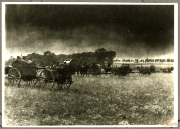 Rotes Fotoalbum mit EK 1914 Aufdruck I.R. 149 4. I.D. aus dem Ersten Weltkrieg