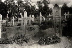 Friedhof mit Grabstätten des Ersten Weltkriegs und EK 1914 Eintragungen der I.R. 149 4. I.D
