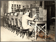 Kommunikationseinheit deutscher Soldaten im Ersten Weltkrieg in einer Feldtelefonzentrale