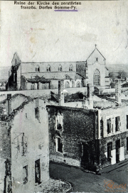 Ruine der Kirche in Somme-Py nach den Zerstörungen im Ersten Weltkrieg