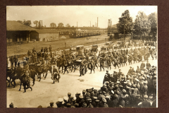 Überführung der Leiche Immelmanns durch eine Militärparade in Cambrai während des Ersten Weltkriegs