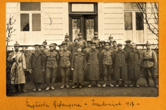 Britische Kriegsgefangene in einem Lager während des Ersten Weltkriegs im Jahr 1917