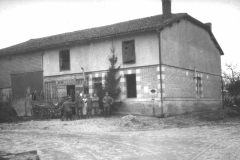 Historische Fotografien von militärischen und zivilen Szenen während des Ersten Weltkriegs