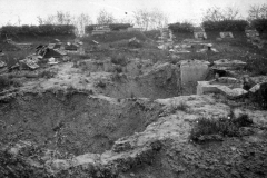 Grabenschäden und Zerstörung nach dem Ersten Weltkrieg in einem Schlachtfeld in Europa