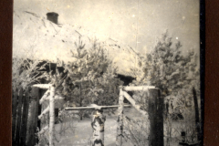 Winterlandschaft während des Ersten Weltkriegs mit einem eingez