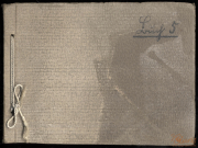 Eine militärische Chronik aus dem Ersten Weltkrieg mit handschriftlichen Notizen und Illustrationen