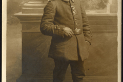 Soldat im Uniform des Ersten Weltkriegs