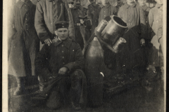 Erster Weltkrieg-Foto: Heeresangeh?rige mit schwerem Artillerie-Ger?t