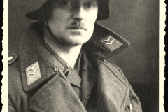 Soldat in Uniform