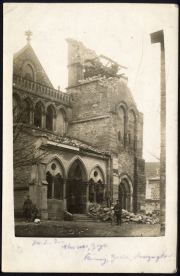 Zerstörte Kirche nach dem Ersten Weltkrieg