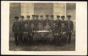 Heeresunteroffiziere in Uniform