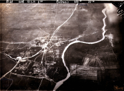 Luftaufklärungsaufnahme der Westfront in Dobromir, 1973, zeigt strategische Gelände- und Verkehrsanalysen
