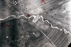 Luftaufklärungsbilder der Westfront bei Stabia zeigen strategische Landschaftsmerkmale und Flussverläufe