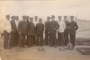 Offiziere der Kaiserlichen Marine auf dem Deck eines Kriegsschiffes im Ersten Weltkrieg