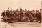 Mannschaftsfoto der Besatzung auf dem Schlachtschiff SMS Markgraf während des Ersten Weltkriegs