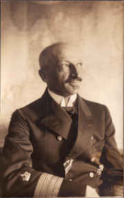 Portrait eines hochrangigen Offiziers der deutschen Marine aus dem frühen 20. Jahrhundert