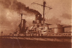 Kriegschiff Heer im Einsatz während des frühen 20. Jahrhunderts, unter vollem Dampfdruck