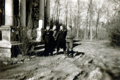 Heeresoffiziere bei Inspektionsgang an Pappelallee, Balkan 1941-1943