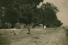 Heereskolonne auf Landstraße auf dem Balkan, 1941-1943