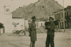 Deutsche Soldaten in einer Balkanstadt, 1941-1943
