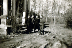 Heeresoffiziere bei Inspektionsgang an Pappelallee, Balkan 1941-1943