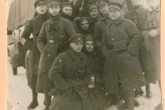 Winterübung: Soldaten der Wehrmacht in Winteruniform und Ausrüstung