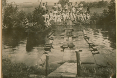 Flussüberquerung mit Pontonbrücke, Breitensteg Andreaskreuz