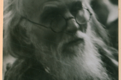 Älterer Mann mit Brille in Gluchow