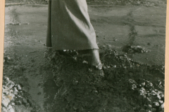 Soldat in Schlamm, Ostfront-Gelände