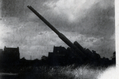 Flak-Geschütz in Ausbildungsstellung, Malterdingen