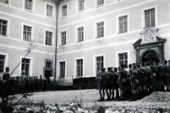 Hitlerjugend-Ausbildung im Innenhof, Malterdingen