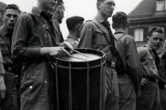 Hitlerjugend-Flakhelfer bei Ausbildung in Malterdingen