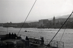 Hafenstadt vom Schiff aus, Mittelmeerraum