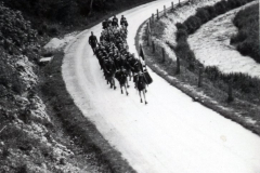 Hitlerjugend-Marsch auf Landstraße bei Malterdingen