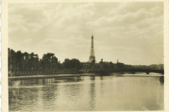 Eiffelturm und Seine in Paris, 1940er Jahre