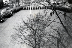 SS-Formationen bei Aufmarsch auf Platz, 1933