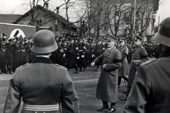 SS-Aufmarsch mit Würdenträgern, 1933